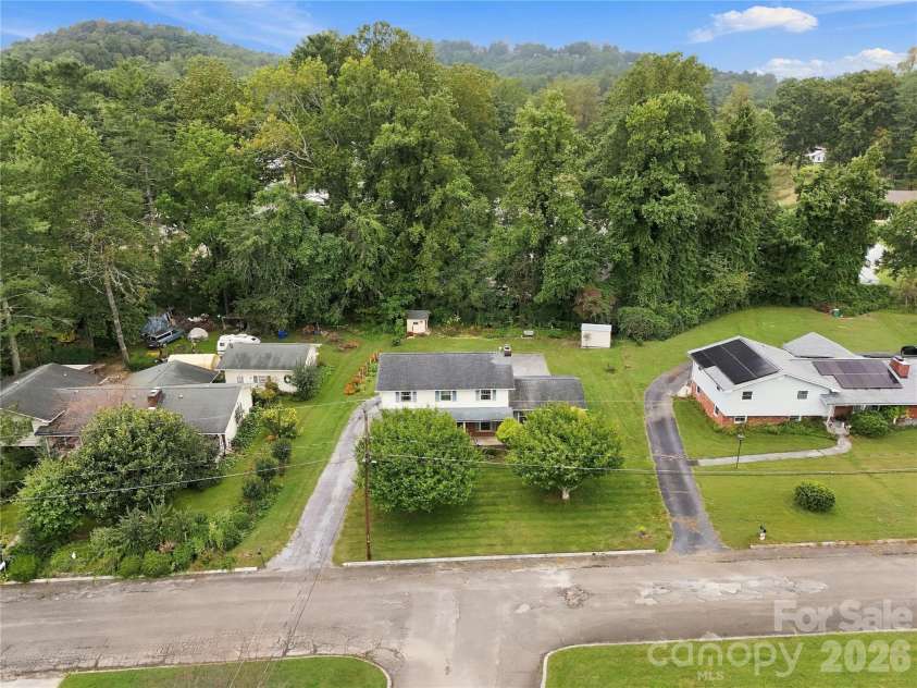 1641 Camelot Drive, Hendersonville, NC 28739.  MLS# CAR4418926, YatesRealty ID 53780. 