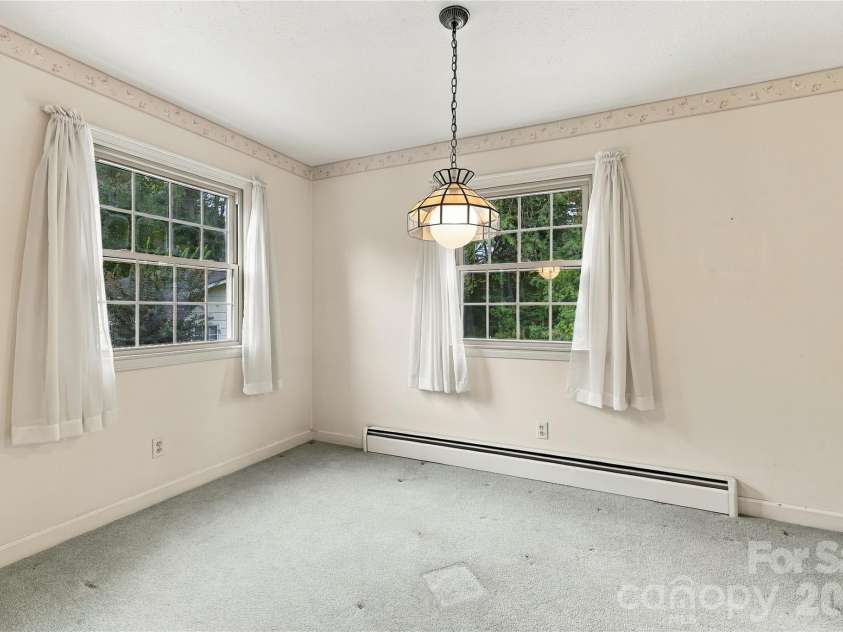 1641 Camelot Drive, Hendersonville, NC 28739.  MLS# CAR4418926, YatesRealty ID 53780. Dining