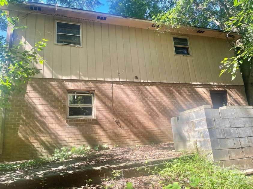 419 Rocky Brook Drive, Shelby, NC 28150.  MLS# CAR4429887, YatesRealty ID 53782. 