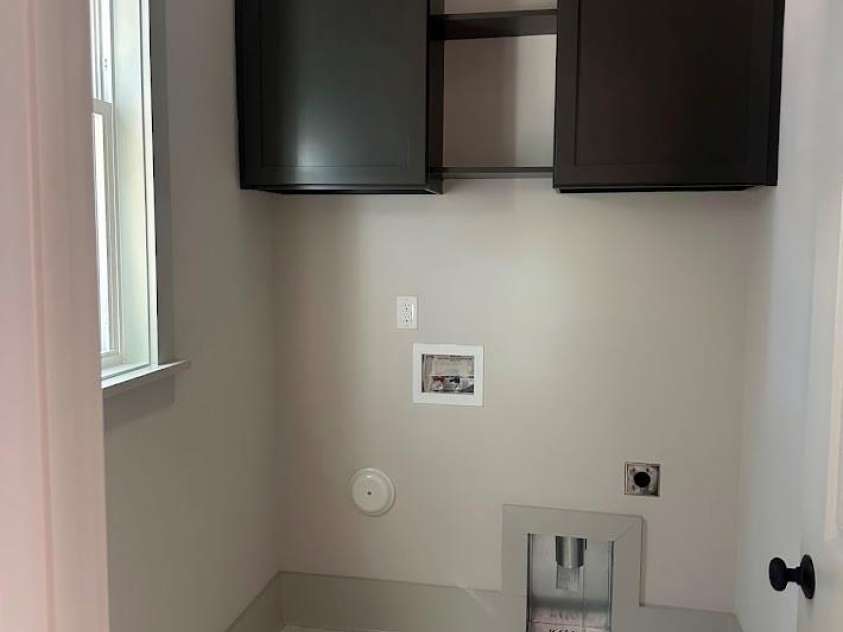 113 Todd Drive, Concord, NC 28025.  MLS# CAR4423232, YatesRealty ID 53783. Laundry room