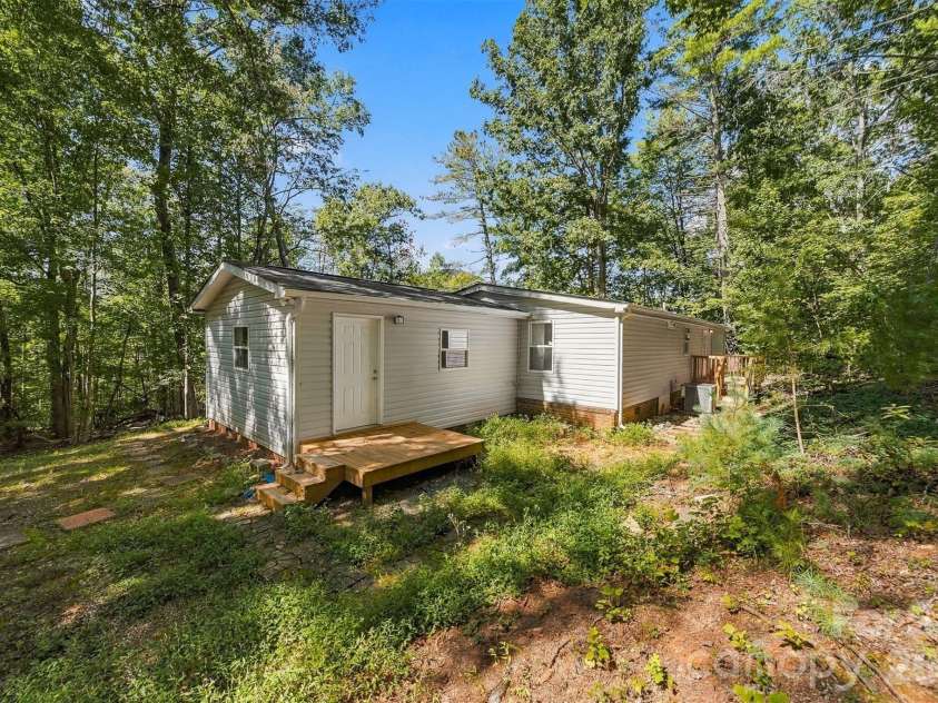 3952 Mountainside School Road, Lenoir, NC 28645.  MLS# CAR4429434, YatesRealty ID 53784. 