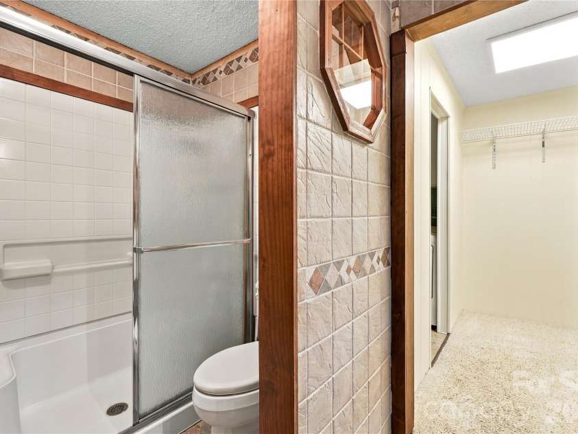 75 Crosswick Lane, Hendersonville, NC 28739.  MLS# CAR4418925, YatesRealty ID 53785. Walk in Closet -