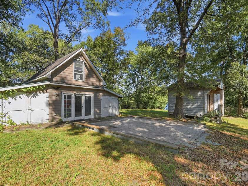 807 218 Highway, Monroe, NC 28110.  MLS# CAR4428091, YatesRealty ID 53786. Work Shop with Loft
