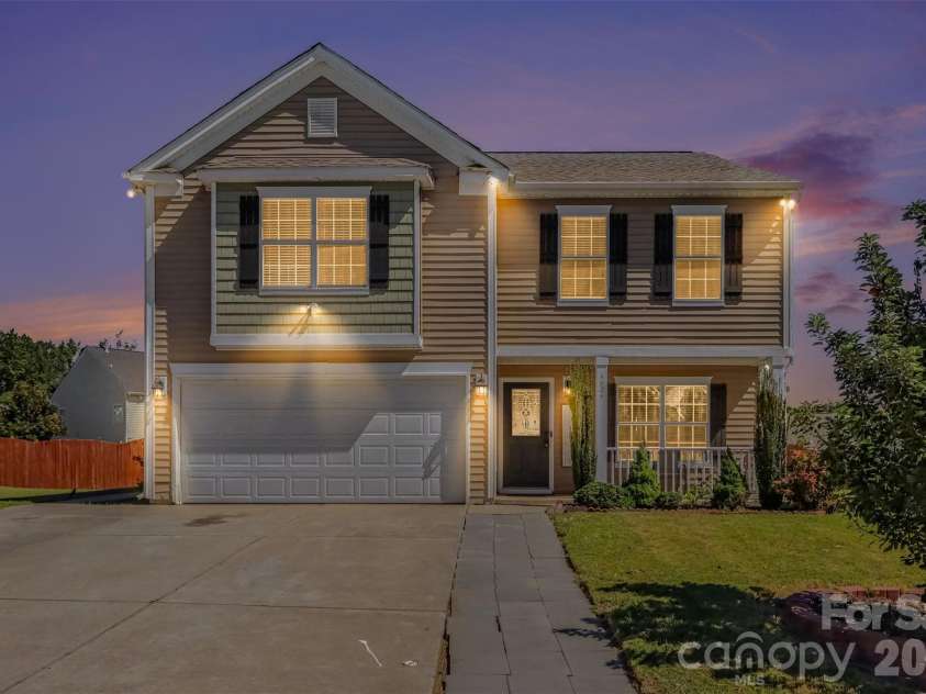 8824 Merrie Rose Avenue, Charlotte, NC 28213.  MLS# CAR4429042, YatesRealty ID 53787. 
