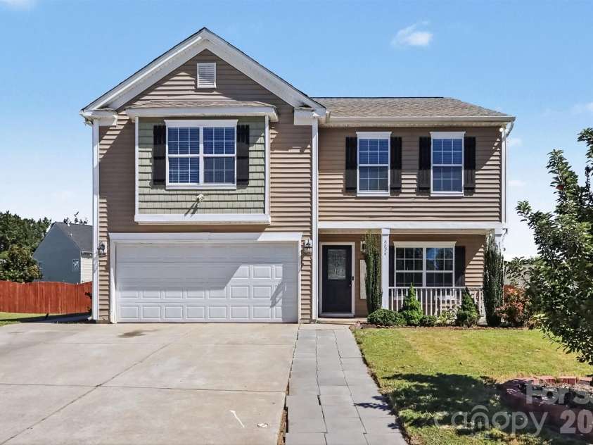 8824 Merrie Rose Avenue, Charlotte, NC 28213.  MLS# CAR4429042, YatesRealty ID 53787. 