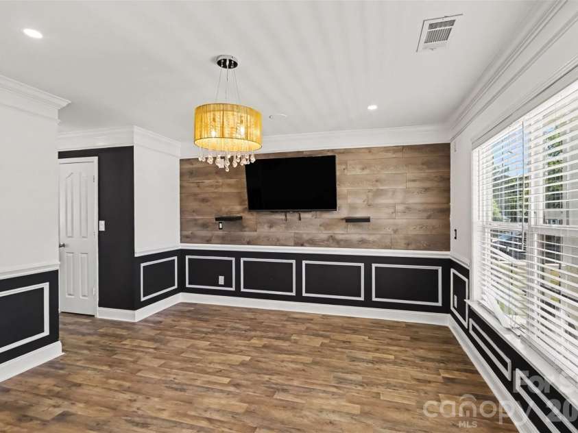 8824 Merrie Rose Avenue, Charlotte, NC 28213.  MLS# CAR4429042, YatesRealty ID 53787. 
