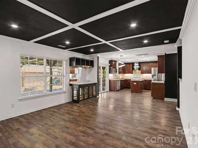 8824 Merrie Rose Avenue, Charlotte, NC 28213.  MLS# CAR4429042, YatesRealty ID 53787. 