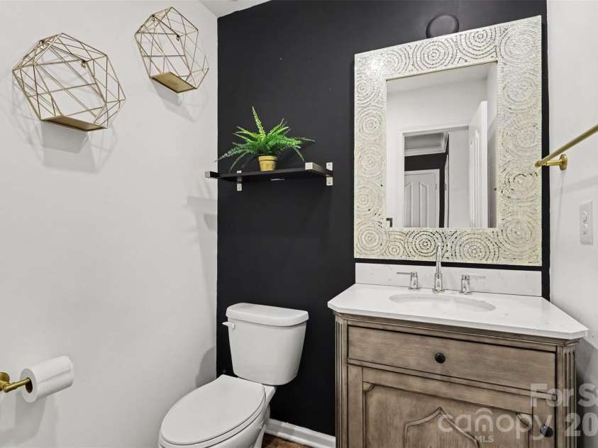 8824 Merrie Rose Avenue, Charlotte, NC 28213.  MLS# CAR4429042, YatesRealty ID 53787. 
