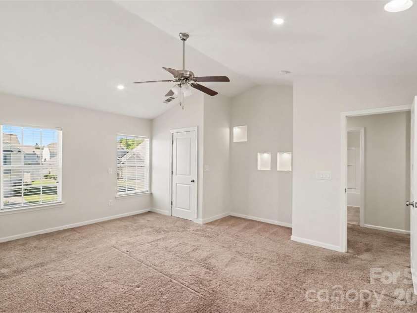 8824 Merrie Rose Avenue, Charlotte, NC 28213.  MLS# CAR4429042, YatesRealty ID 53787. 