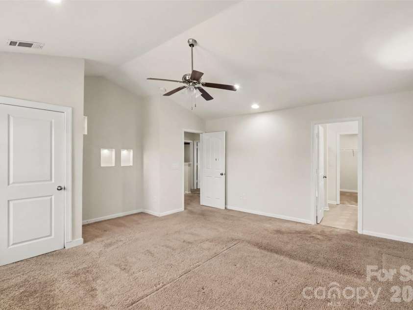 8824 Merrie Rose Avenue, Charlotte, NC 28213.  MLS# CAR4429042, YatesRealty ID 53787. 