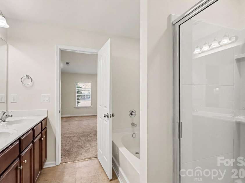 8824 Merrie Rose Avenue, Charlotte, NC 28213.  MLS# CAR4429042, YatesRealty ID 53787. 