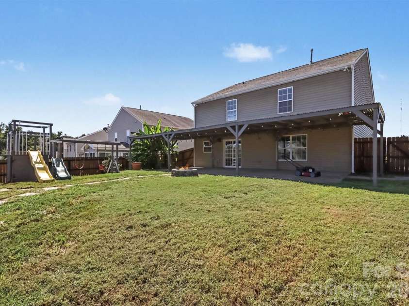8824 Merrie Rose Avenue, Charlotte, NC 28213.  MLS# CAR4429042, YatesRealty ID 53787. 