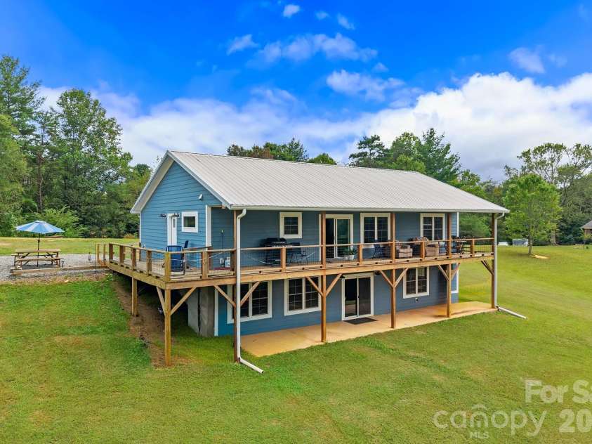 140 Gun Club Drive, Marshall, NC 28753.  MLS# CAR4429674, YatesRealty ID 53788. 