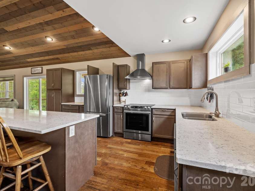 140 Gun Club Drive, Marshall, NC 28753.  MLS# CAR4429674, YatesRealty ID 53788. 