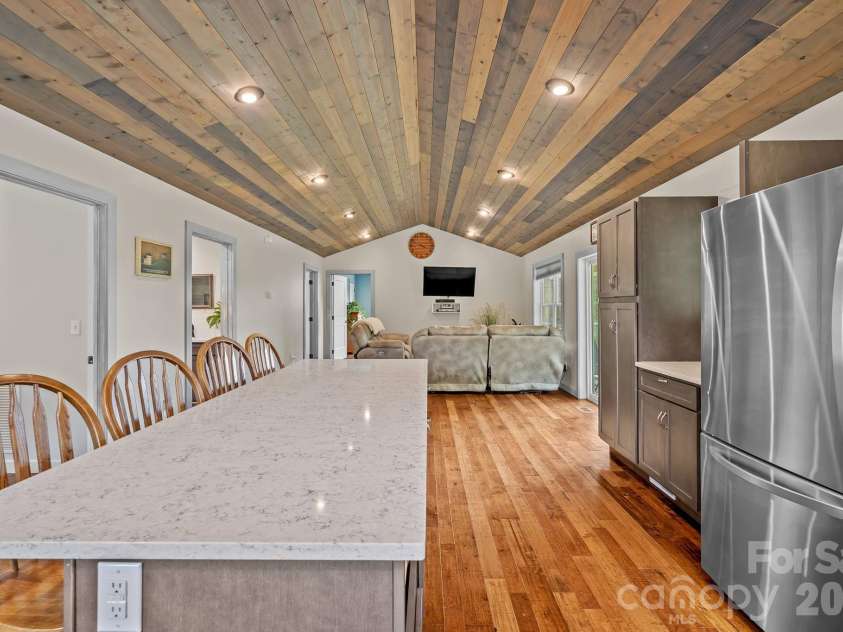 140 Gun Club Drive, Marshall, NC 28753.  MLS# CAR4429674, YatesRealty ID 53788. 