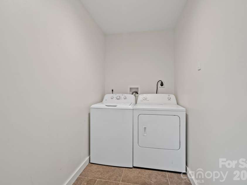 140 Gun Club Drive, Marshall, NC 28753.  MLS# CAR4429674, YatesRealty ID 53788. 