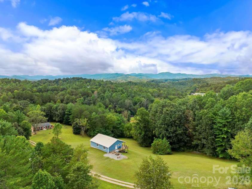 140 Gun Club Drive, Marshall, NC 28753.  MLS# CAR4429674, YatesRealty ID 53788. 
