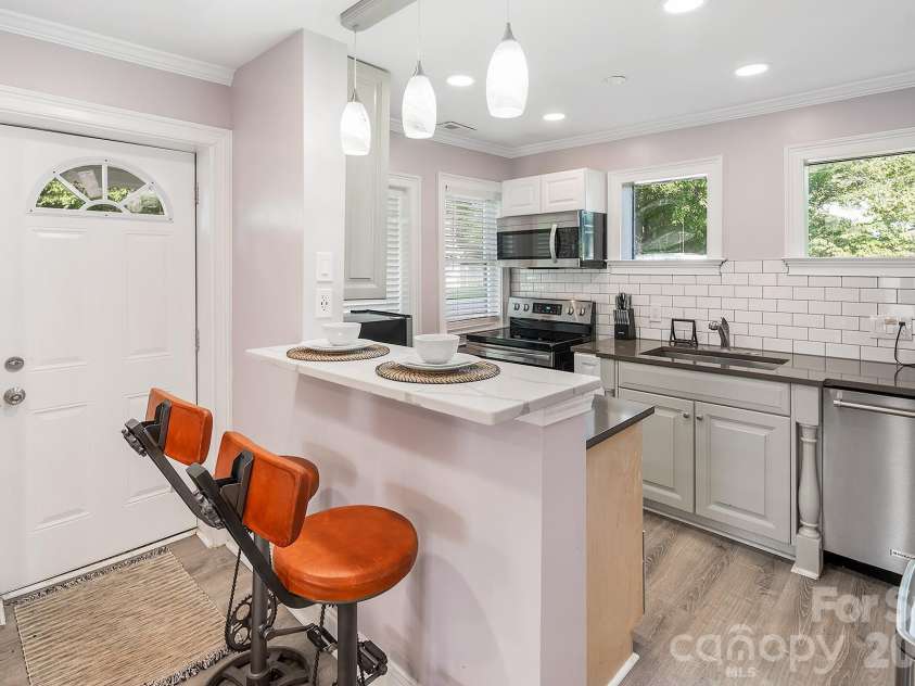 109 Julia Avenue, Belmont, NC 28012.  MLS# CAR4429794, YatesRealty ID 53789. 