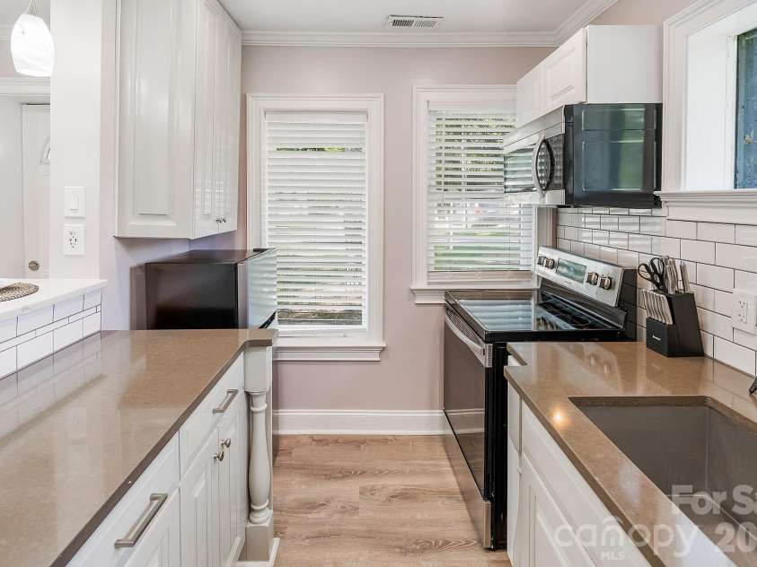 109 Julia Avenue, Belmont, NC 28012.  MLS# CAR4429794, YatesRealty ID 53789. 