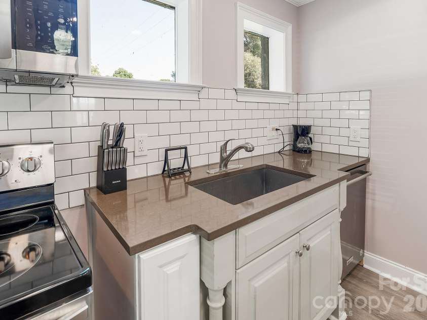 109 Julia Avenue, Belmont, NC 28012.  MLS# CAR4429794, YatesRealty ID 53789. 