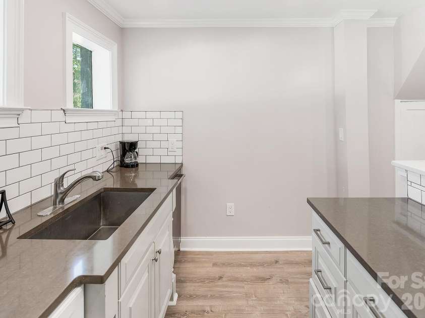 109 Julia Avenue, Belmont, NC 28012.  MLS# CAR4429794, YatesRealty ID 53789. 