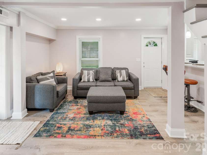 109 Julia Avenue, Belmont, NC 28012.  MLS# CAR4429794, YatesRealty ID 53789. 