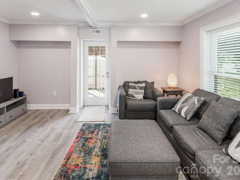 109 Julia Avenue, Belmont, NC 28012.  MLS# CAR4429794, YatesRealty ID 53789. 