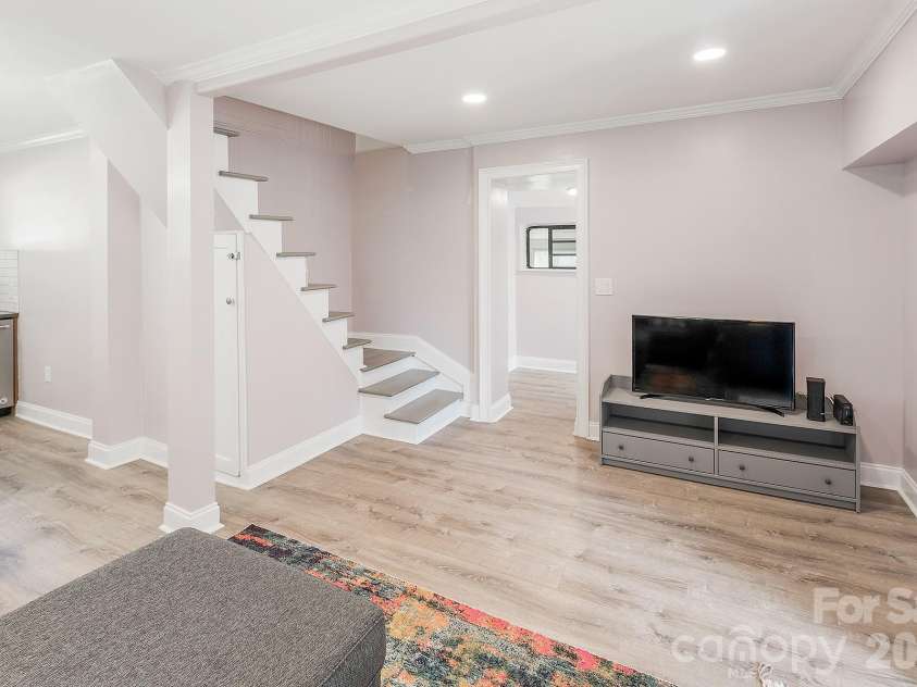 109 Julia Avenue, Belmont, NC 28012.  MLS# CAR4429794, YatesRealty ID 53789. 