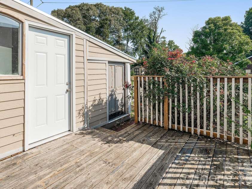 109 Julia Avenue, Belmont, NC 28012.  MLS# CAR4429794, YatesRealty ID 53789. 