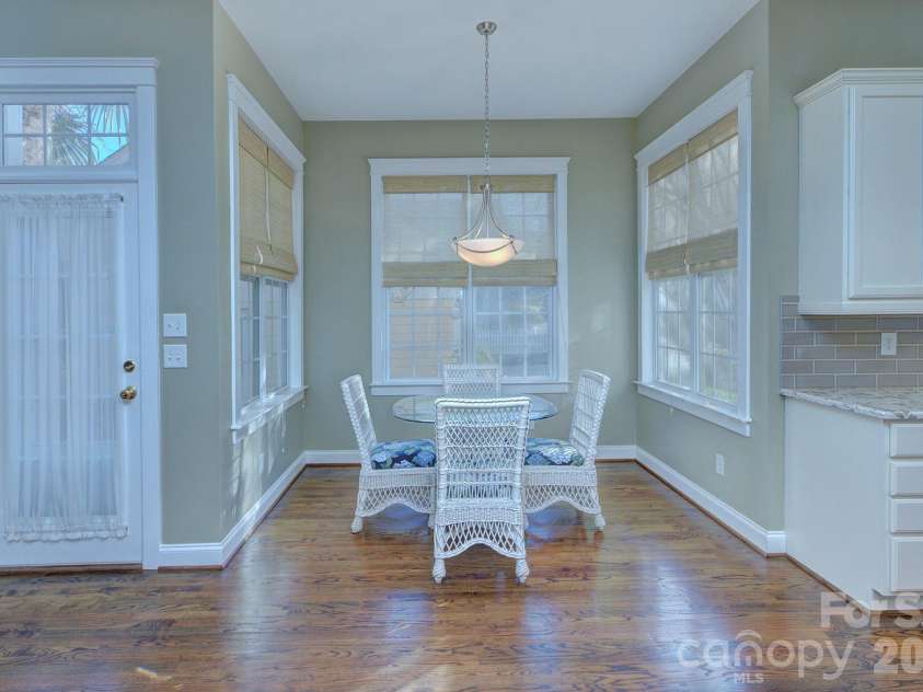 15324 Barnsbury Drive, Huntersville, NC 28078.  MLS# CAR4358717, YatesRealty ID 5379. Breakfast nook
