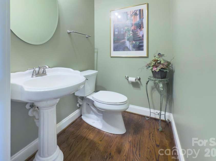 15324 Barnsbury Drive, Huntersville, NC 28078.  MLS# CAR4358717, YatesRealty ID 5379. Half bath downstairs