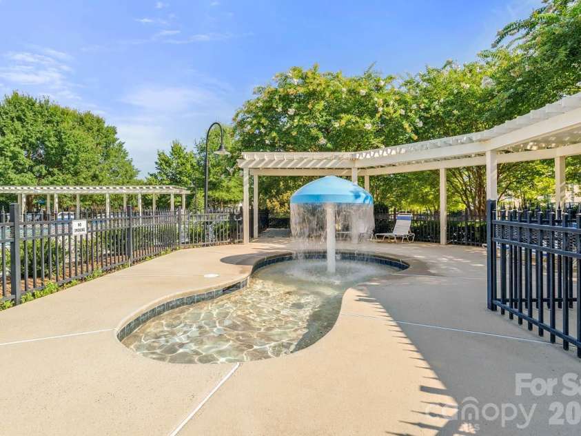 15324 Barnsbury Drive, Huntersville, NC 28078.  MLS# CAR4358717, YatesRealty ID 5379. Kid Pool