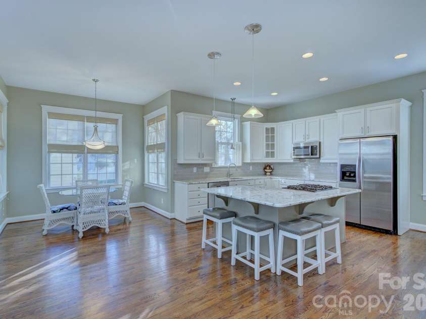 15324 Barnsbury Drive, Huntersville, NC 28078.  MLS# CAR4358717, YatesRealty ID 5379. Open kitchen floor plan