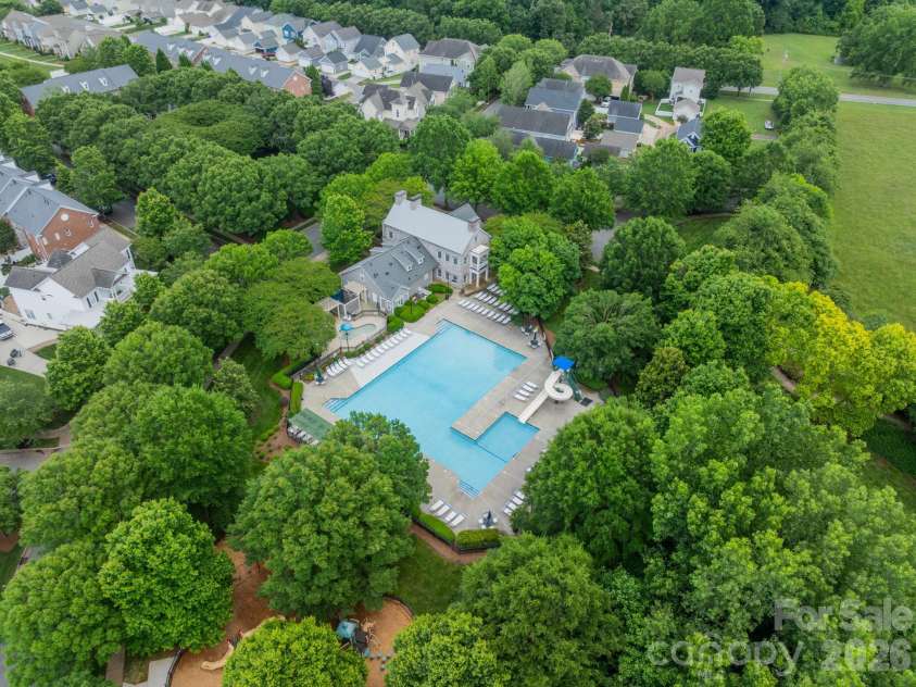 15324 Barnsbury Drive, Huntersville, NC 28078.  MLS# CAR4358717, YatesRealty ID 5379. Pool 