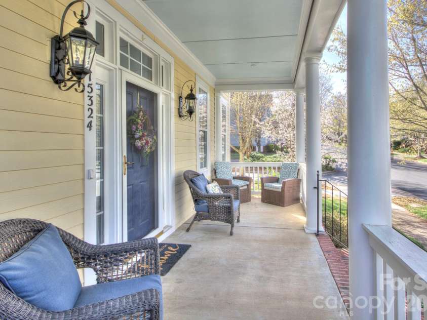 15324 Barnsbury Drive, Huntersville, NC 28078.  MLS# CAR4358717, YatesRealty ID 5379. Porch