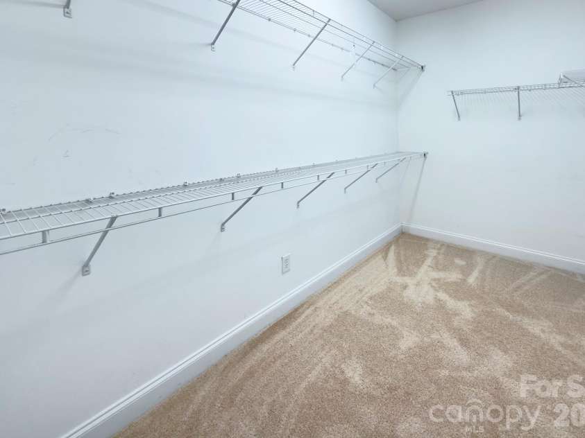 15324 Barnsbury Drive, Huntersville, NC 28078.  MLS# CAR4358717, YatesRealty ID 5379. Primary closet