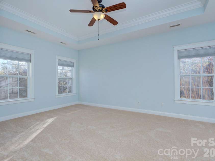 15324 Barnsbury Drive, Huntersville, NC 28078.  MLS# CAR4358717, YatesRealty ID 5379. Primary suite