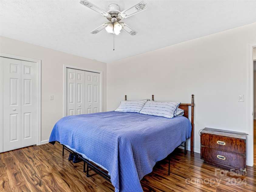 410 Golf View Lane, Hendersonville, NC 28739.  MLS# CAR4185959, YatesRealty ID 5379. Primary Bedroom