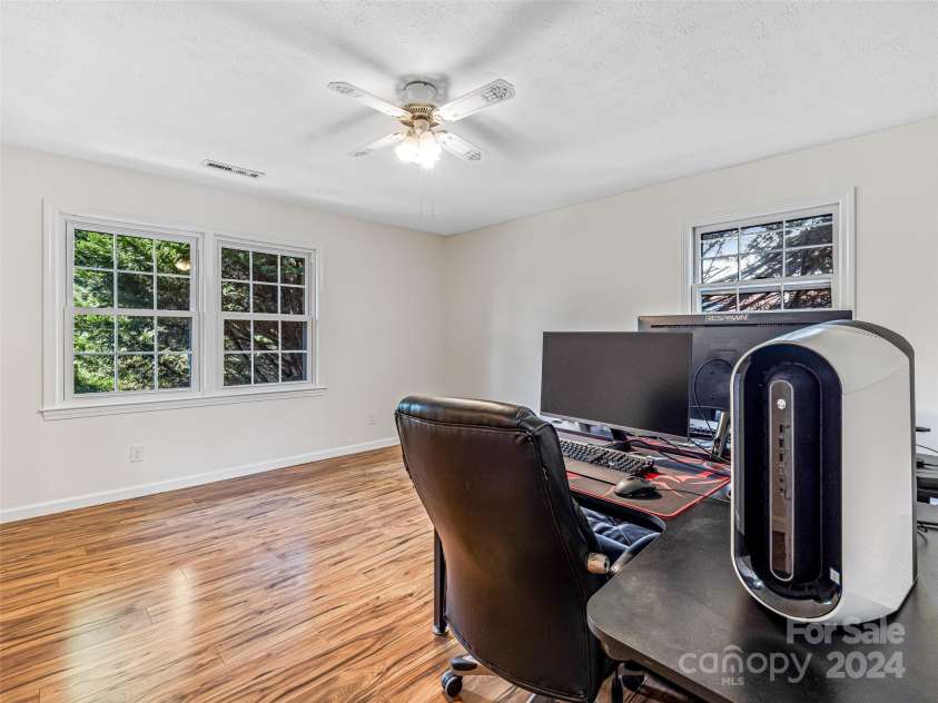 410 Golf View Lane, Hendersonville, NC 28739.  MLS# CAR4185959, YatesRealty ID 5379. Second Bedroom