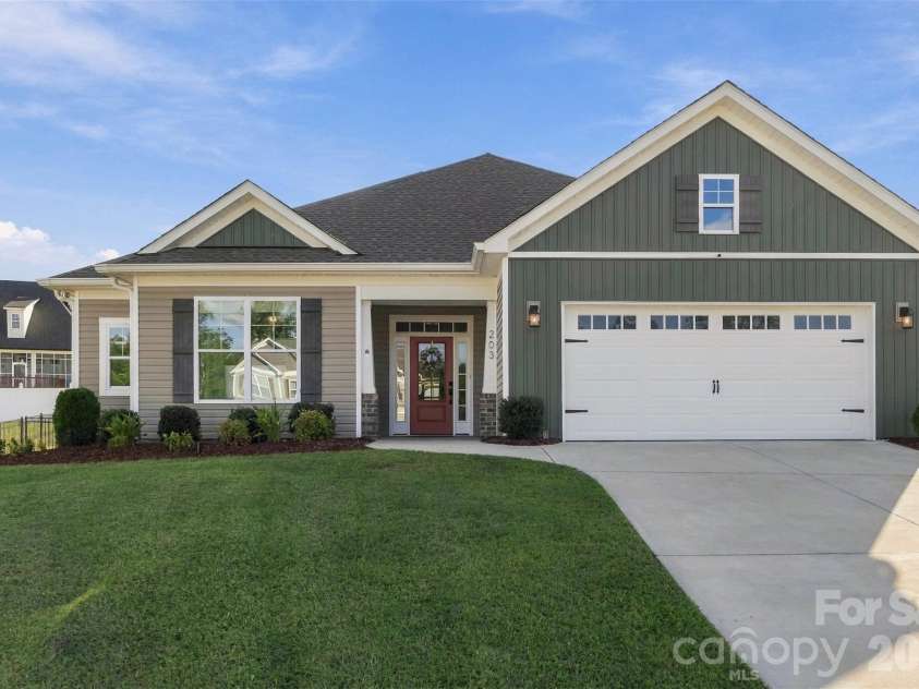 203 Garden View Lane, Shelby, NC 28152.  MLS# CAR4429458, YatesRealty ID 53790. 