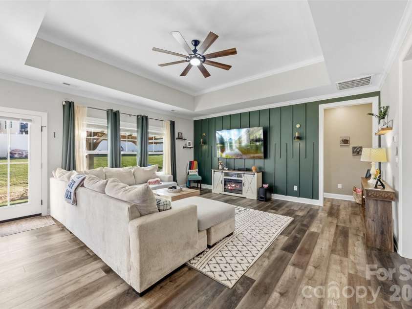 203 Garden View Lane, Shelby, NC 28152.  MLS# CAR4429458, YatesRealty ID 53790. 