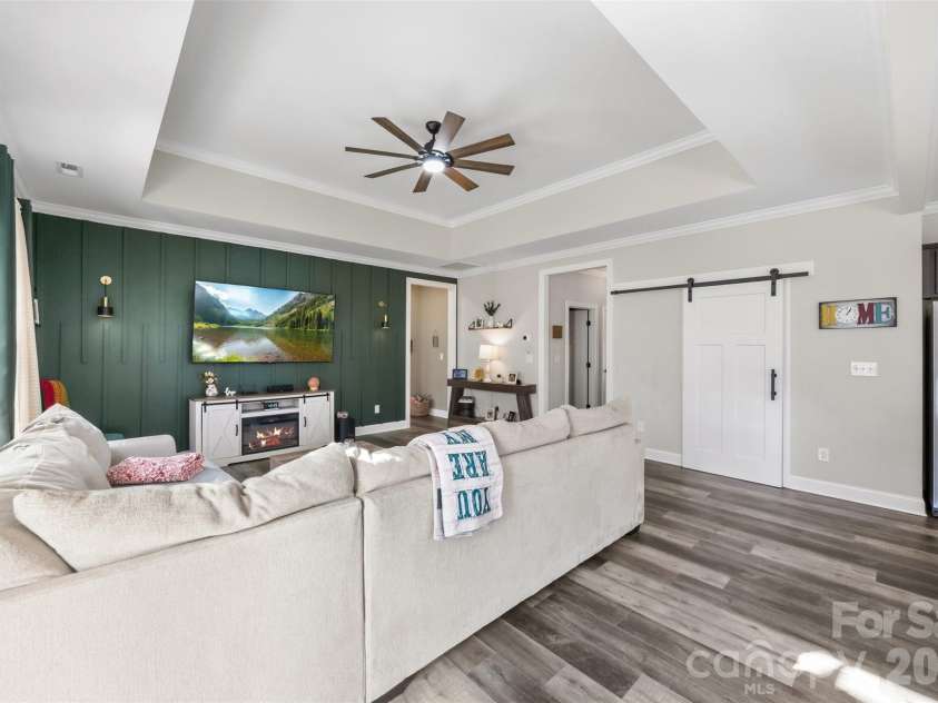 203 Garden View Lane, Shelby, NC 28152.  MLS# CAR4429458, YatesRealty ID 53790. 