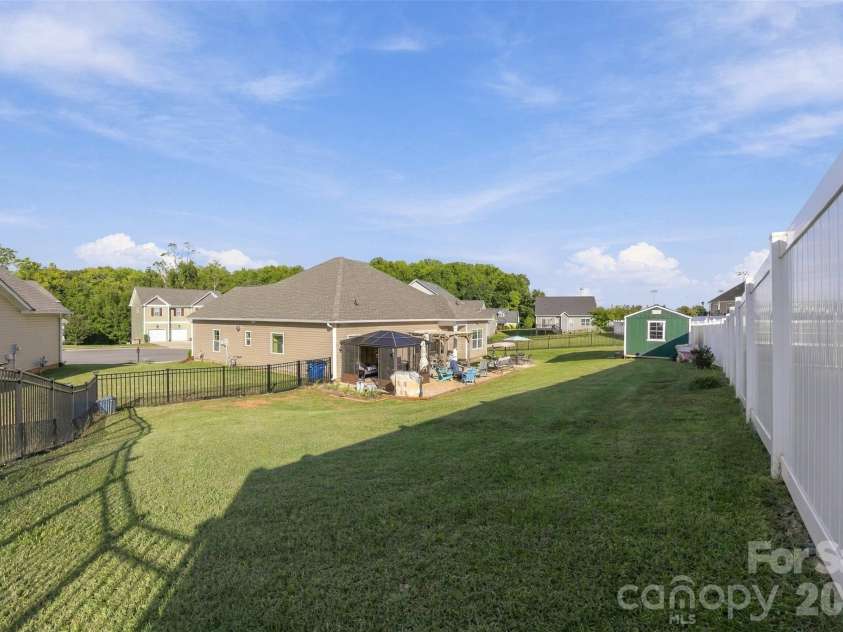203 Garden View Lane, Shelby, NC 28152.  MLS# CAR4429458, YatesRealty ID 53790. 
