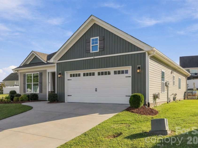 203 Garden View Lane, Shelby, NC 28152.  MLS# CAR4429458, YatesRealty ID 53790. 