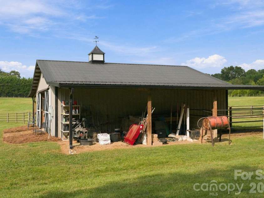 1125 Ballpark Drive, Mooresville, NC 28115.  MLS# CAR4426293, YatesRealty ID 53791. Barn