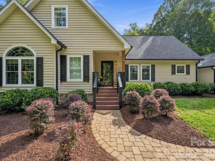 1125 Ballpark Drive, Mooresville, NC 28115.  MLS# CAR4426293, YatesRealty ID 53791. Home