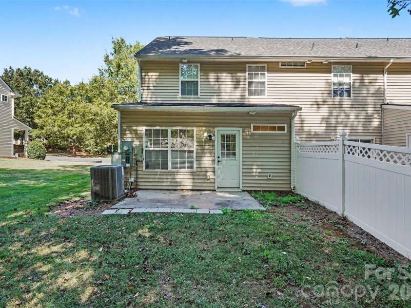 1240 Liberty Bell Court, Rock Hill, SC 29732.  MLS# CAR4429682, YatesRealty ID 53793. 