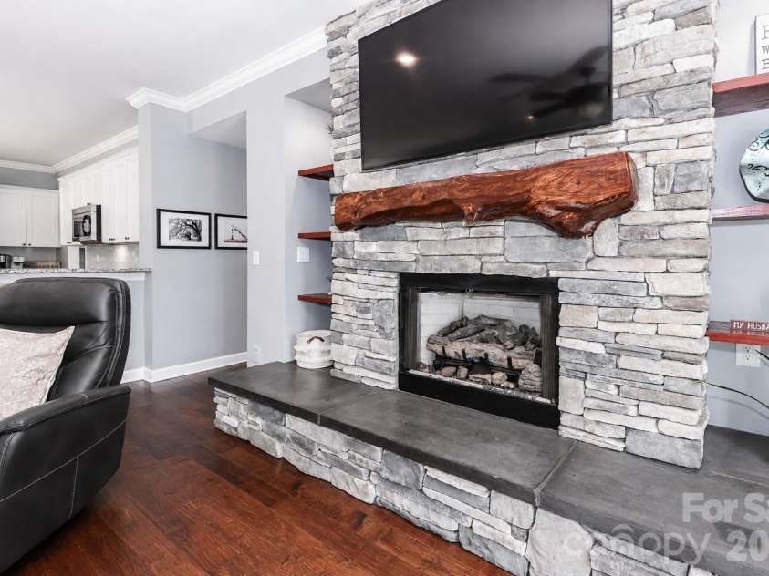 109 Longboat Road, Mooresville, NC 28117.  MLS# CAR4385933, YatesRealty ID 53795. 