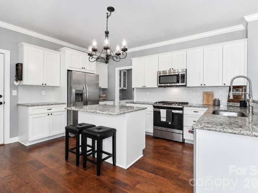 109 Longboat Road, Mooresville, NC 28117.  MLS# CAR4385933, YatesRealty ID 53795. 