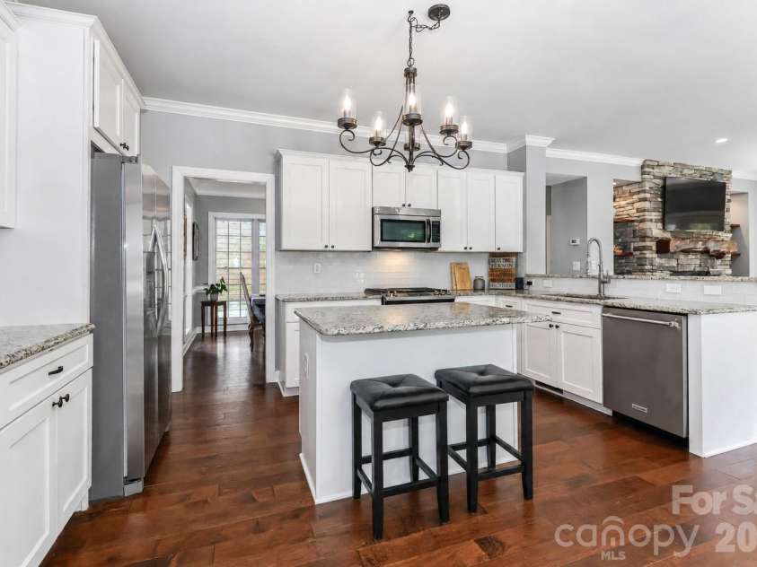 109 Longboat Road, Mooresville, NC 28117.  MLS# CAR4385933, YatesRealty ID 53795. 